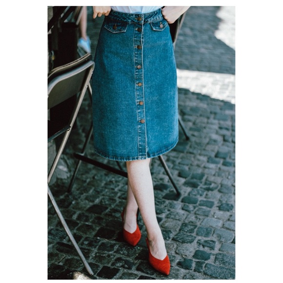 a line knee length denim skirt